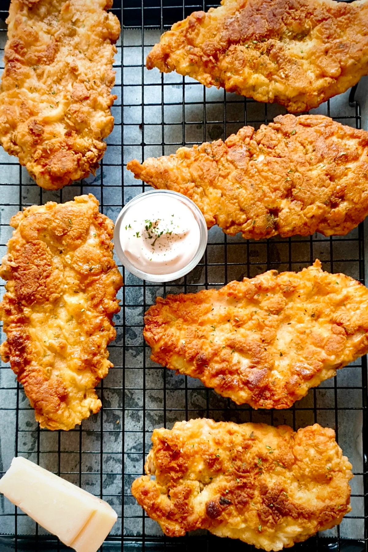 Achieve Crispy Pan-Fried Chicken Breasts with Less Oil